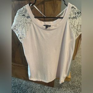 Women’s pink shirt by Cable and Gauge. Size large